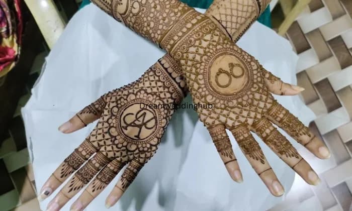 Dikshita Mehendi Artist Dikshita Mehendi Artist