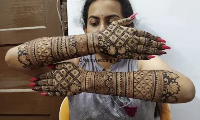 Gitika Mehndi Artist Gitika Mehndi Artist