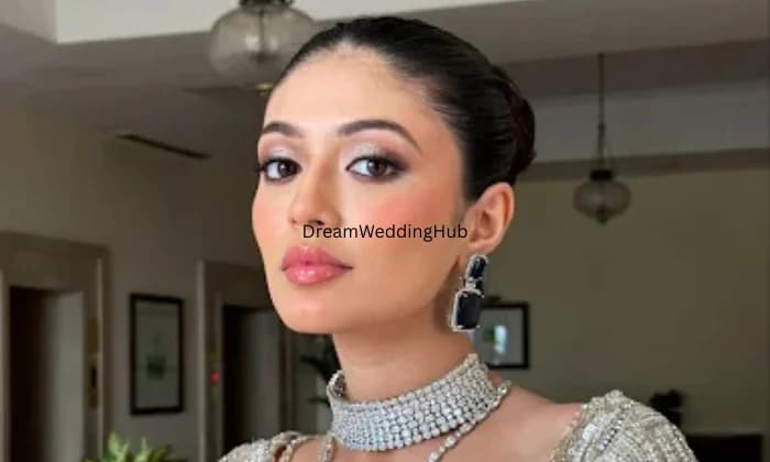 Makeoversbyaditipancholi Makeoversbyaditipancholi