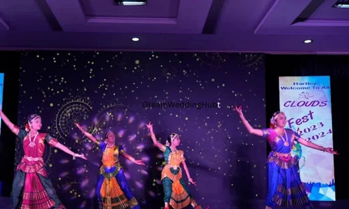 Clouds Dance Studio Clouds Dance Studio