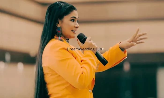 Anchor Disha Gandhi Anchor Disha Gandhi