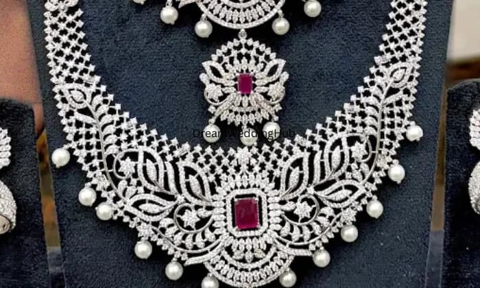 Nisha Gold Covering Nisha Gold Covering