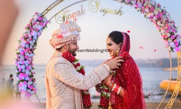 Bumble Bee Prop Studio Bumble Bee Prop Studio