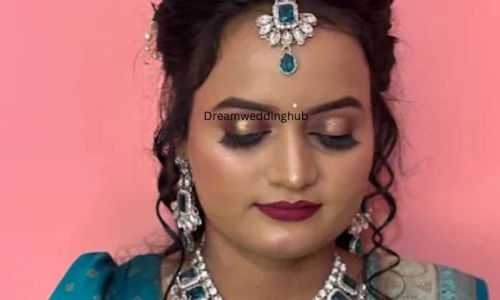 Binish Makeup Studio Binish Makeup Studio