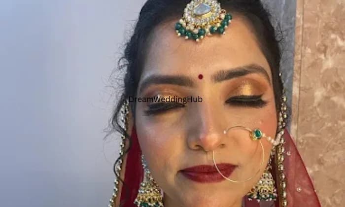 Prachi makeup and Academy Prachi makeup and Academy