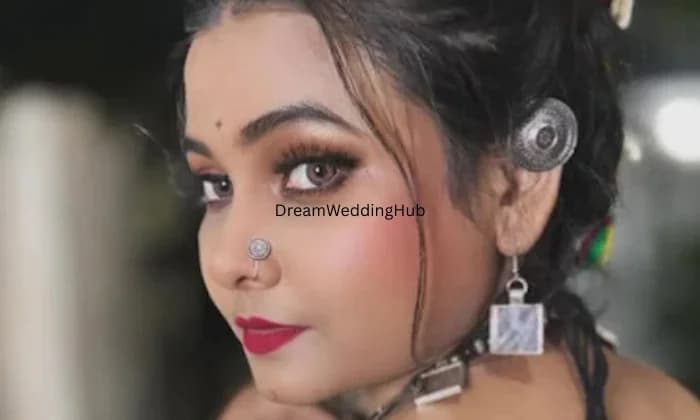 MINALS MAKEOVER Beautician MINALS MAKEOVER Beautician