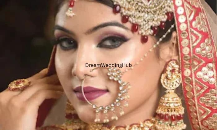 Aditi Harde Makeup trainer Aditi Harde Makeup trainer