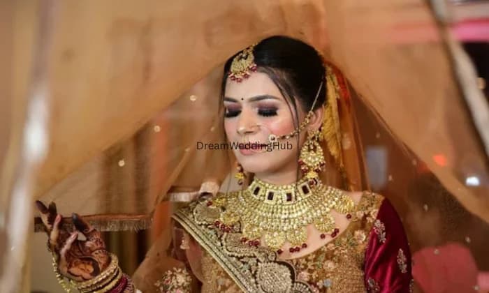 Veenufreelance makeup Artist Veenufreelance makeup Artist