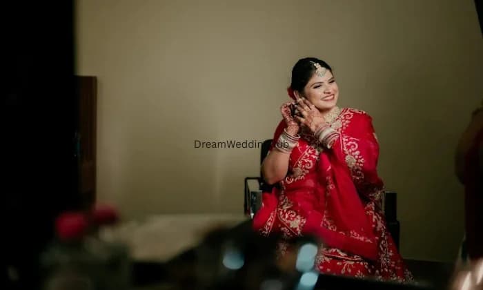 Asthamakeupbrides and saloon Asthamakeupbrides and saloon