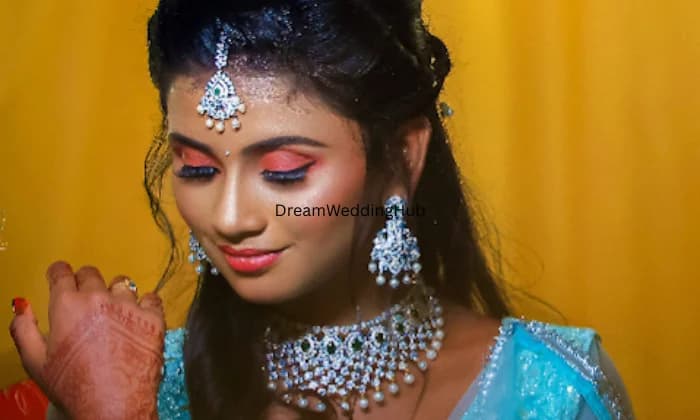 Elegant landmark unisex salon Elegant landmark unisex salon