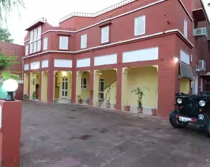 Hotel Bahadur Vilas