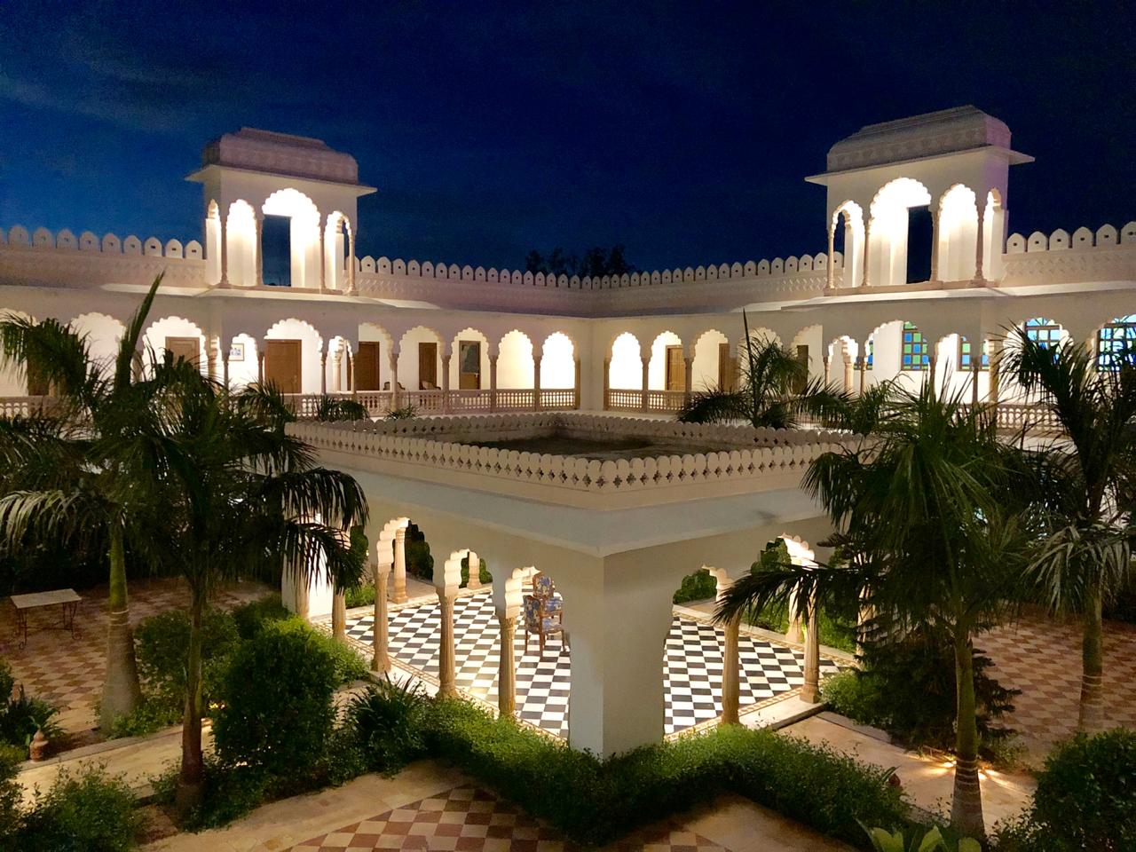 Hotel Surya Vilas palace