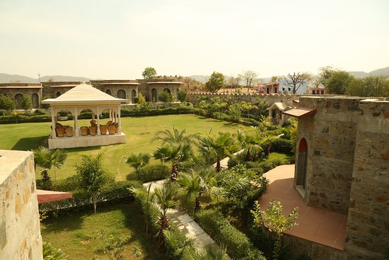 Van Chhavi Resort