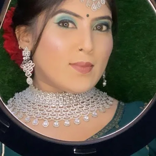 Manvi Beauty Parlour