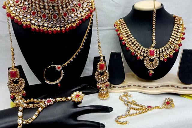 Shri Saraswati Jewellers